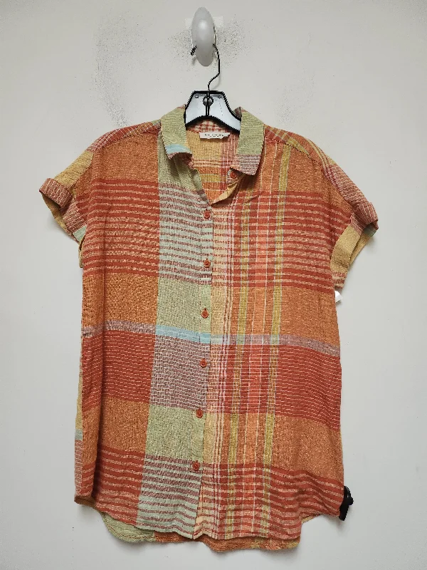 Top Short Sleeve By Beachlunchlounge In Plaid Pattern, Size: Xs