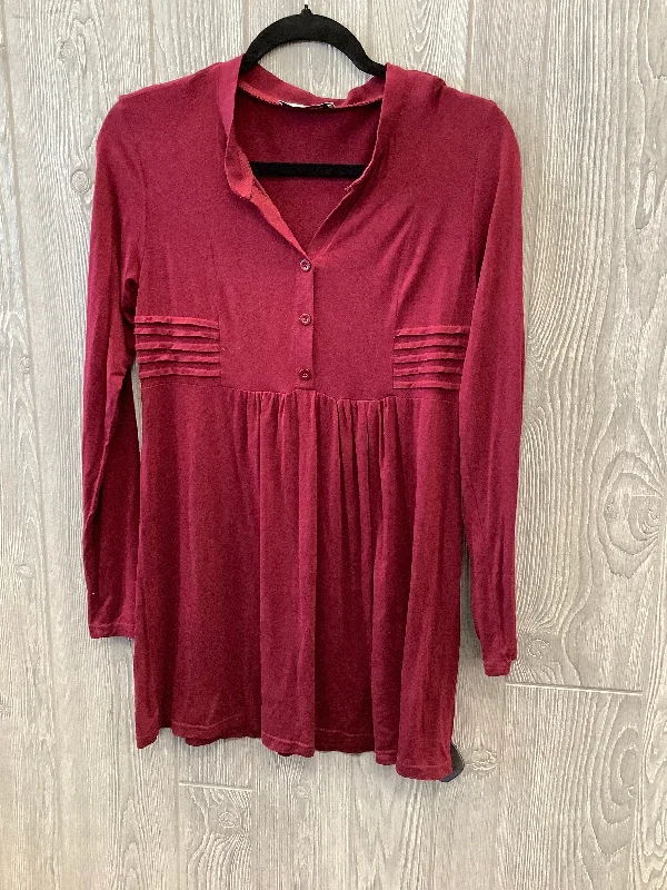 Top Long Sleeve By Clothes Mentor In Red, Size: M